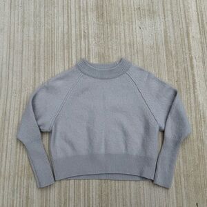 Aritzia Babaton Light Grey 100% Cashmere
WMN Old Money Preppy Sweater SZ Medium